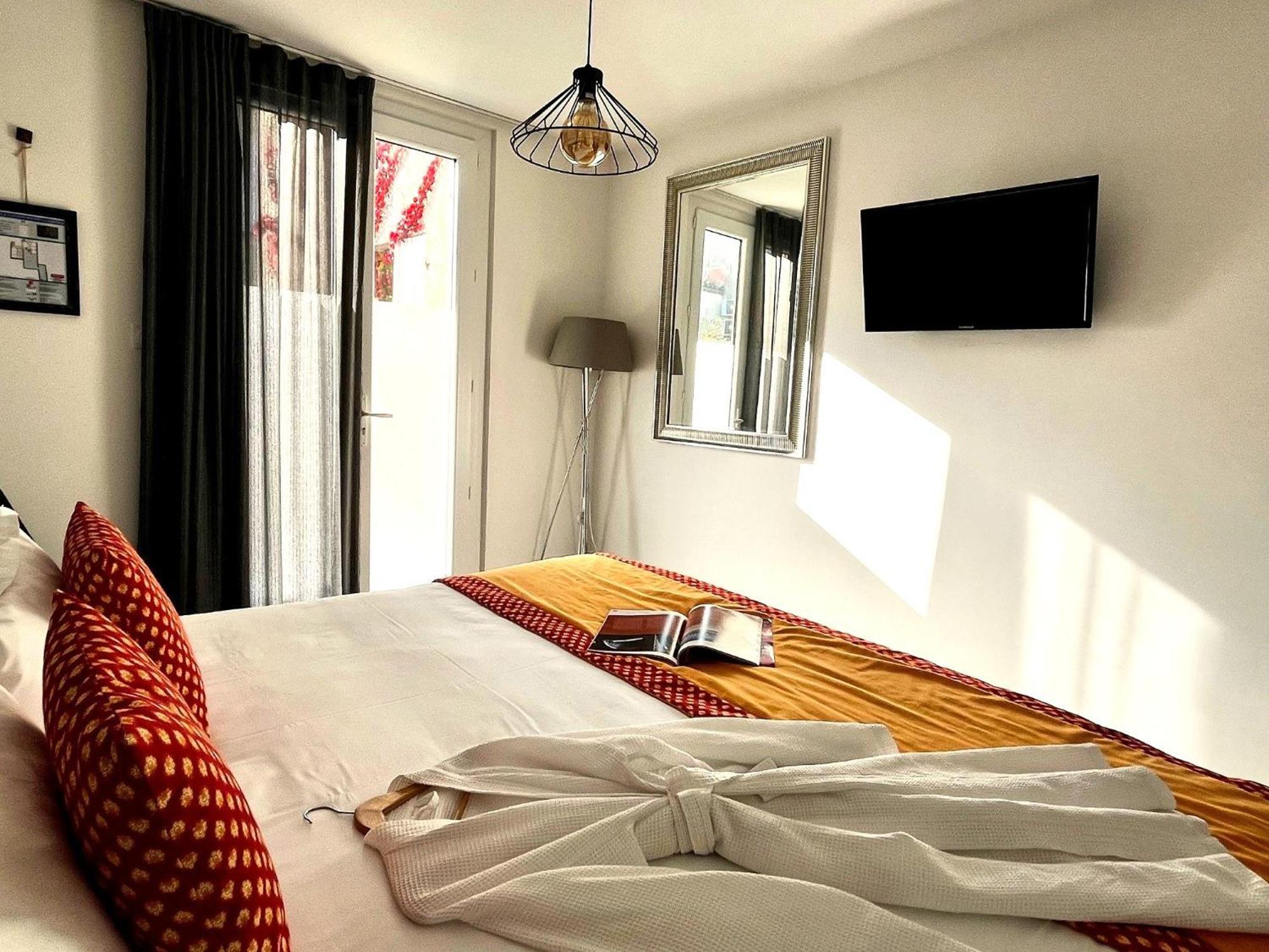 Hotel Saint Louis Aigues-Mortes Dış mekan fotoğraf
